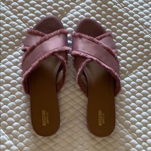 Mossimo pink slides